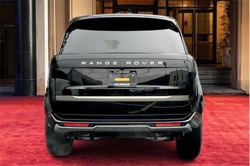 2025 Land Rover Range Rover P530 SE 7 Seat