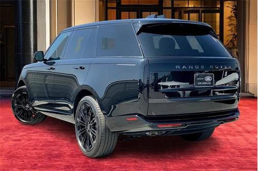 2025 Land Rover Range Rover P530 SE
