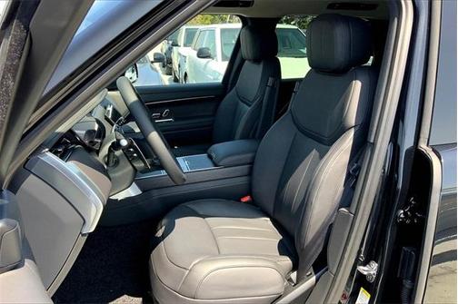 2025 Land Rover Range Rover P530 SE