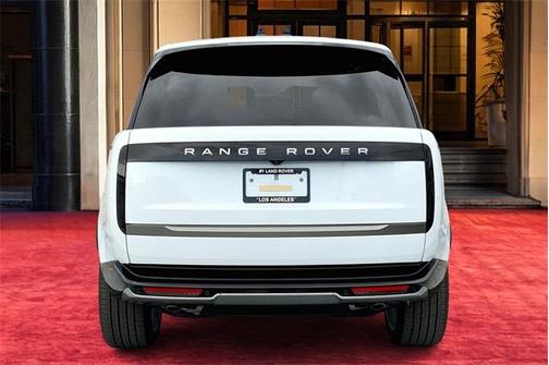 2025 Land Rover Range Rover P530 SE