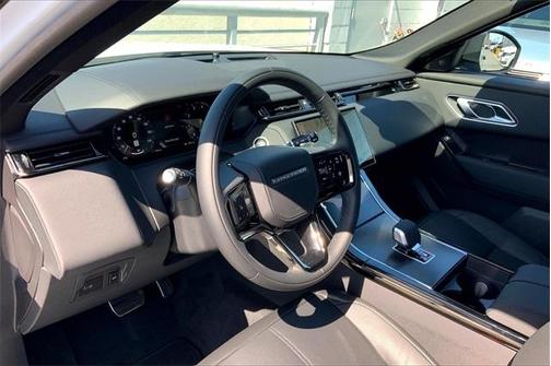 2026 Land Rover Range Rover Velar P250 Dynamic SE