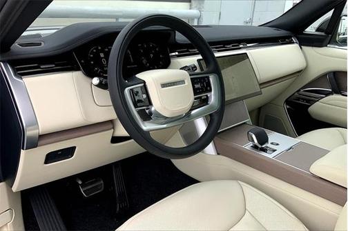 2025 Land Rover Range Rover P400 SE