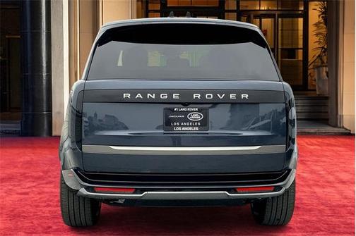 2025 Land Rover Range Rover P400 SE