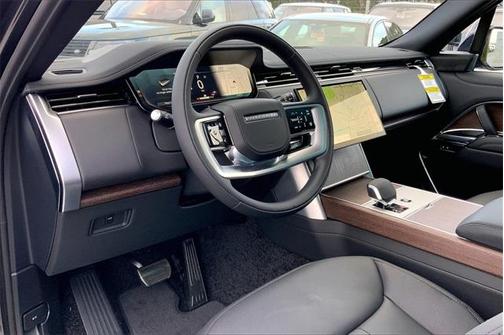 2025 Land Rover Range Rover P530 SE 7 Seat