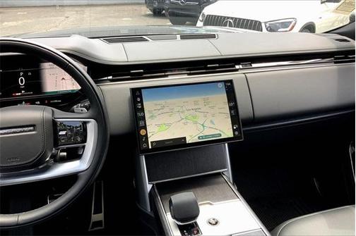 2025 Land Rover Range Rover P400 SE 7 Seat