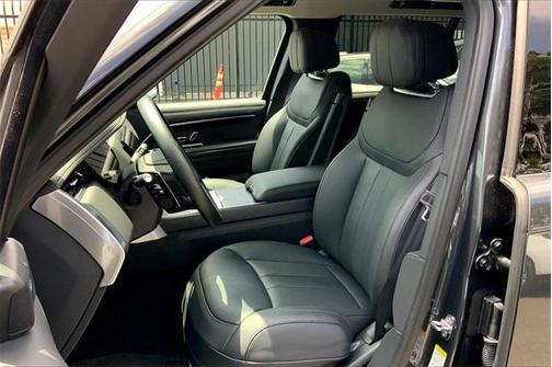 2025 Land Rover Range Rover P400 SE 7 Seat