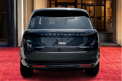 2025 Land Rover Range Rover P400 SE 7 Seat