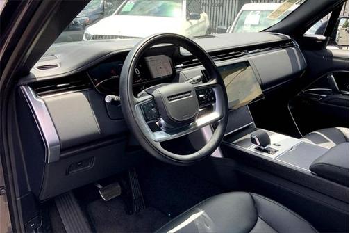 2025 Land Rover Range Rover P400 SE 7 Seat