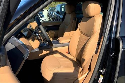 2025 Land Rover Range Rover P400 SE