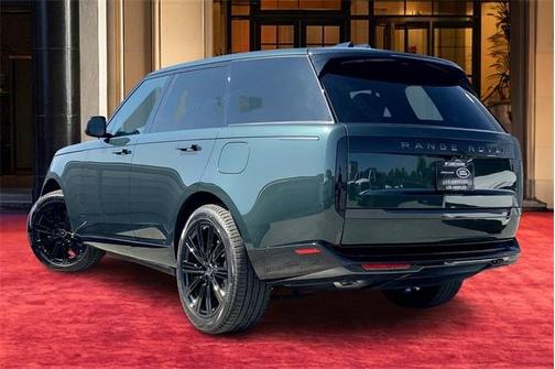 2025 Land Rover Range Rover P550e SE