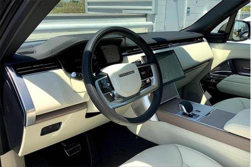 2025 Land Rover Range Rover P400 SE