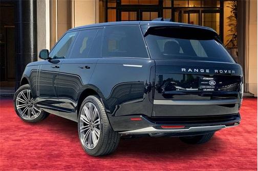 2025 Land Rover Range Rover P400 SE