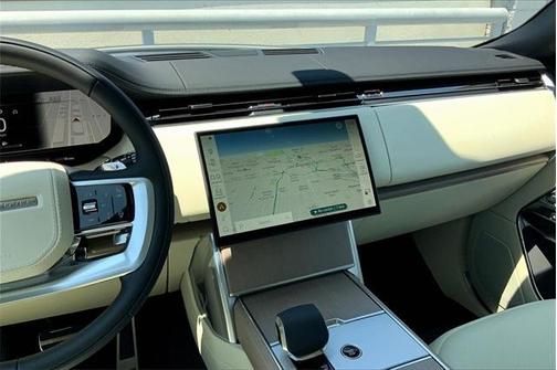 2025 Land Rover Range Rover P400 SE