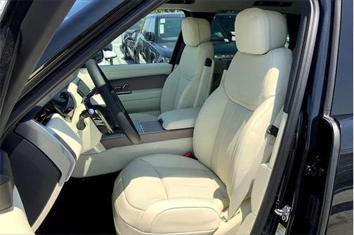 2025 Land Rover Range Rover P400 SE