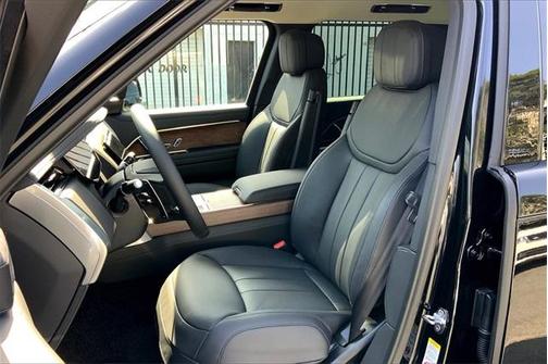 2025 Land Rover Range Rover P400 SE