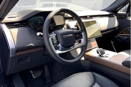 2025 Land Rover Range Rover P400 SE