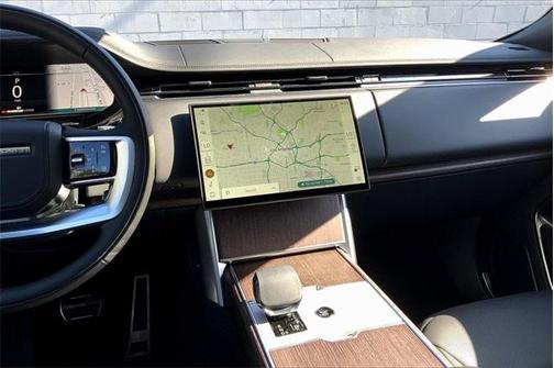 2025 Land Rover Range Rover P530 SE 7 Seat