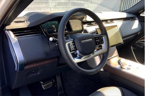 2025 Land Rover Range Rover P530 SE 7 Seat