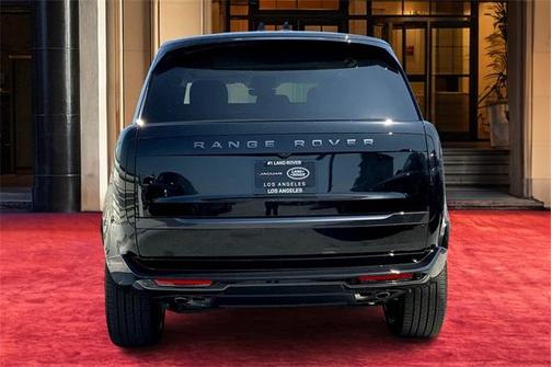 2025 Land Rover Range Rover P530 SE