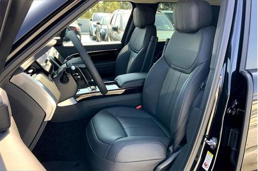 2025 Land Rover Range Rover P530 SE