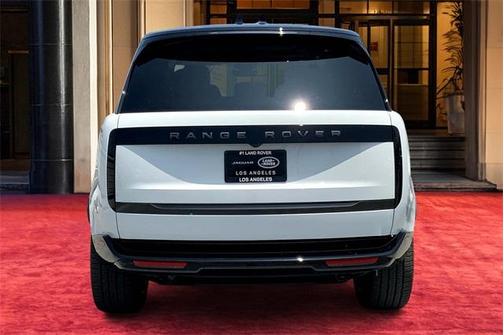 2025 Land Rover Range Rover P550e SE