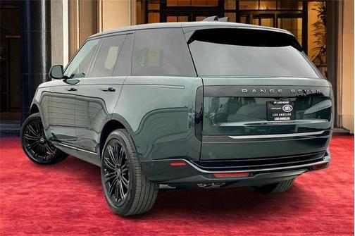 2025 Land Rover Range Rover P530 SE
