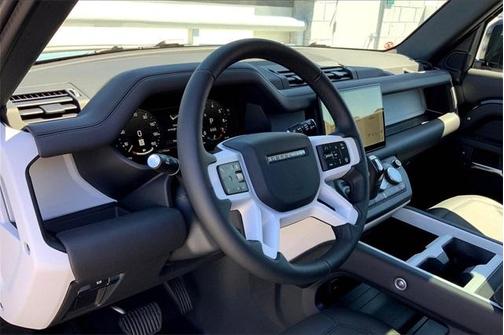 2025 Land Rover Defender P300