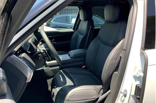 2025 Land Rover Range Rover P530 SE
