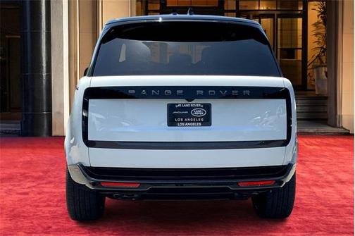 2025 Land Rover Range Rover P530 SE
