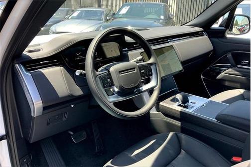 2025 Land Rover Range Rover P530 SE