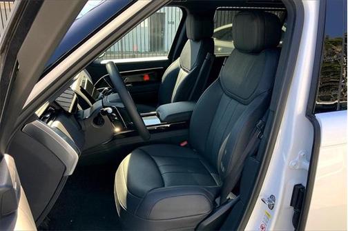 2025 Land Rover Range Rover P530 SE 7 Seat