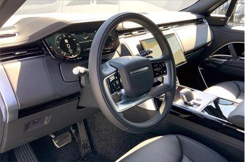 2025 Land Rover Range Rover P530 SE 7 Seat