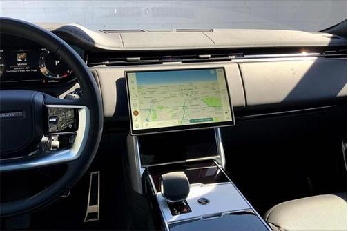 2025 Land Rover Range Rover P530 SE 7 Seat