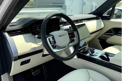 2025 Land Rover Range Rover P550e SE