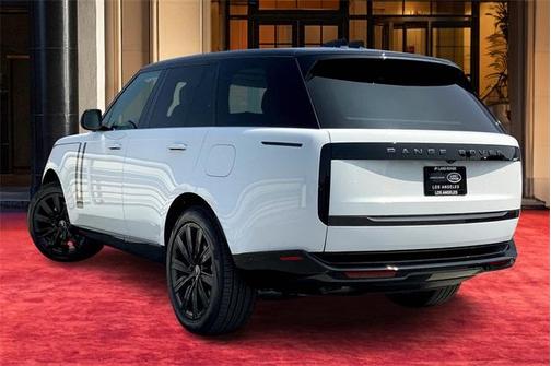2025 Land Rover Range Rover P550e SE