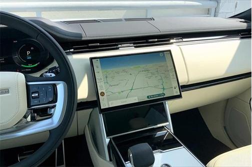 2025 Land Rover Range Rover P550e SE