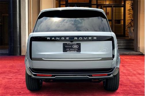 2025 Land Rover Range Rover P530 SE