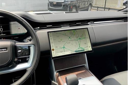 2025 Land Rover Range Rover P530 SE