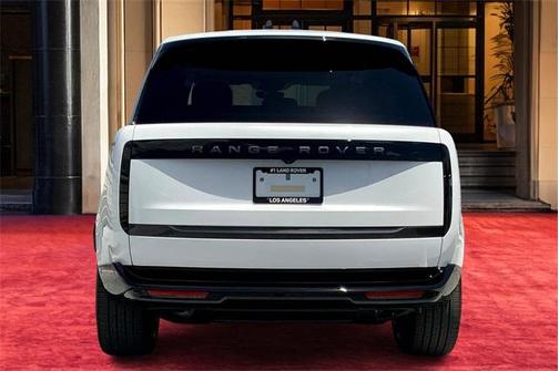 2025 Land Rover Range Rover P400 SE