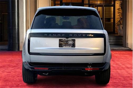 2025 Land Rover Range Rover P530 SE