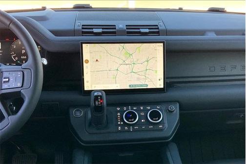 2025 Land Rover Defender P400 Outbound