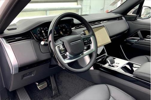 2025 Land Rover Range Rover P400 SE