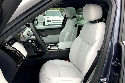 2025 Land Rover Range Rover Sport P360 SE
