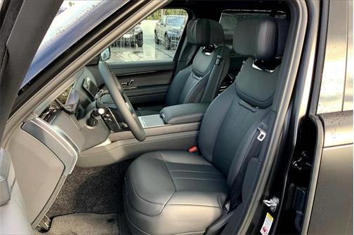 2025 Land Rover Range Rover P615 SV