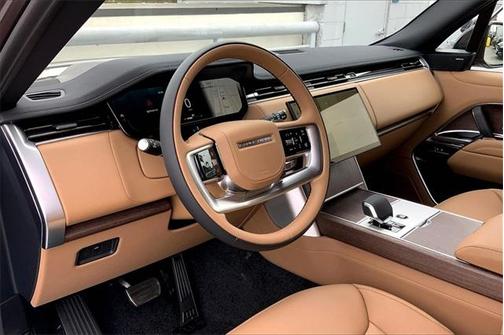 2025 Land Rover Range Rover P400 SE 7 Seat