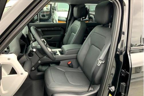 2025 Land Rover Defender P400 S