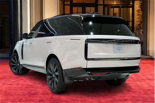 2025 Land Rover Range Rover P615 SV