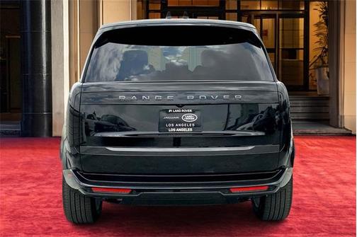 2025 Land Rover Range Rover P550e SE