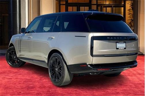 2025 Land Rover Range Rover P530 SE 7 Seat