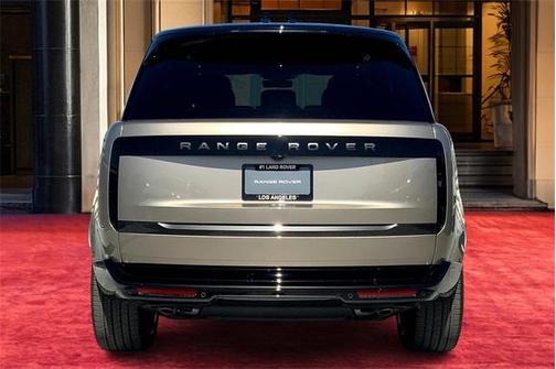 2025 Land Rover Range Rover P530 SE 7 Seat